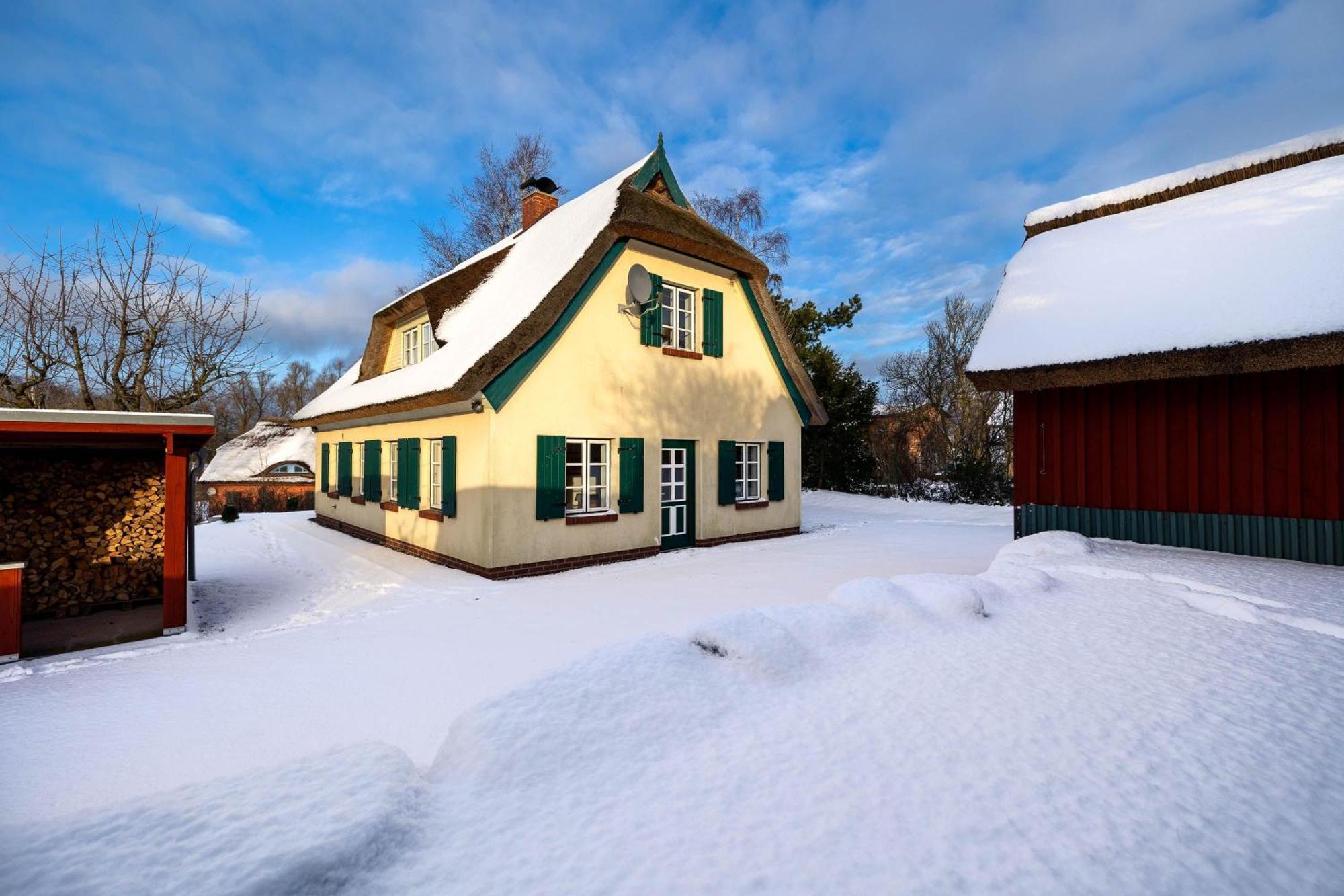 Ferienhaus Preetz 1A - Idylle Unter Reet Burtevitz Екстериор снимка
