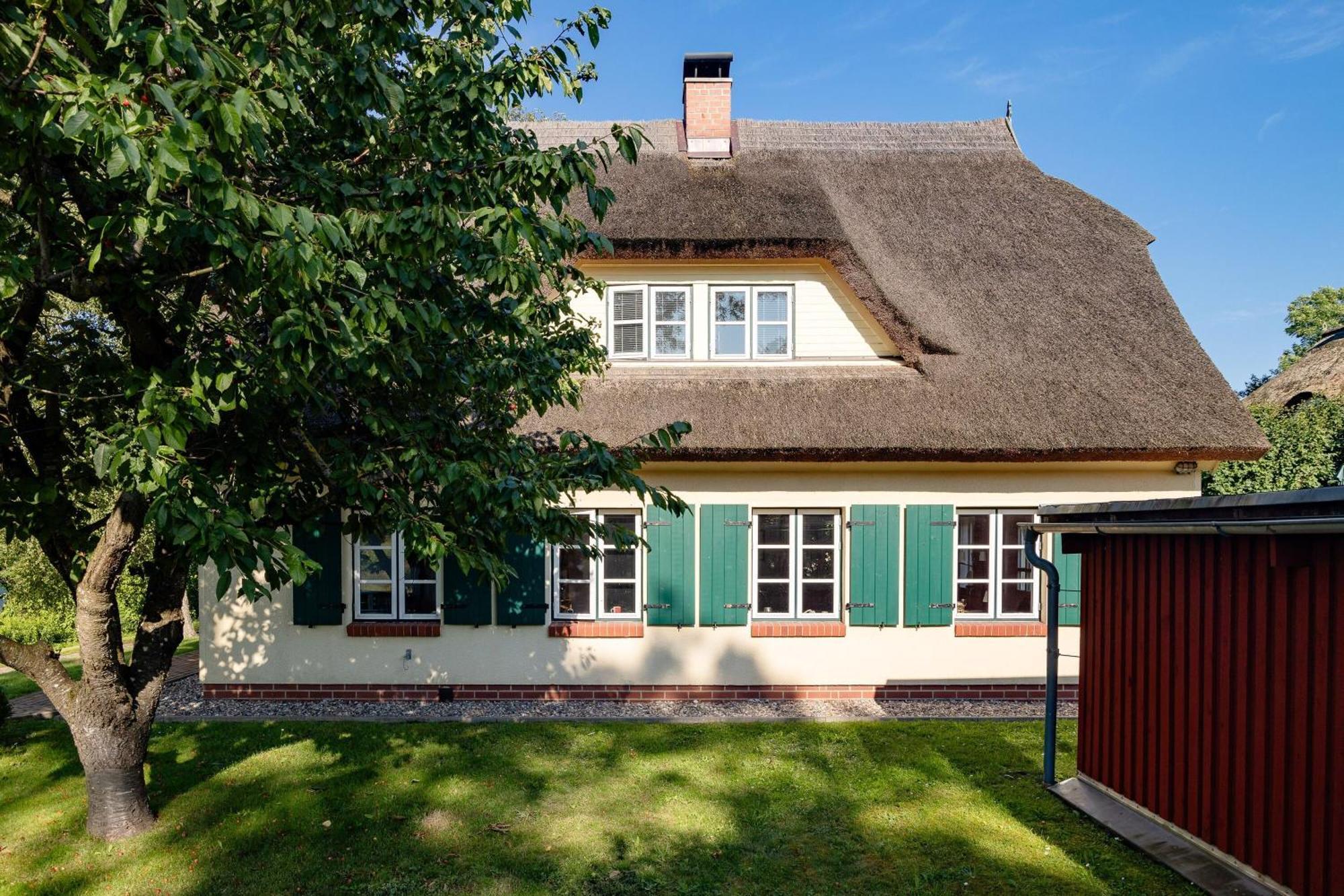 Ferienhaus Preetz 1A - Idylle Unter Reet Burtevitz Екстериор снимка